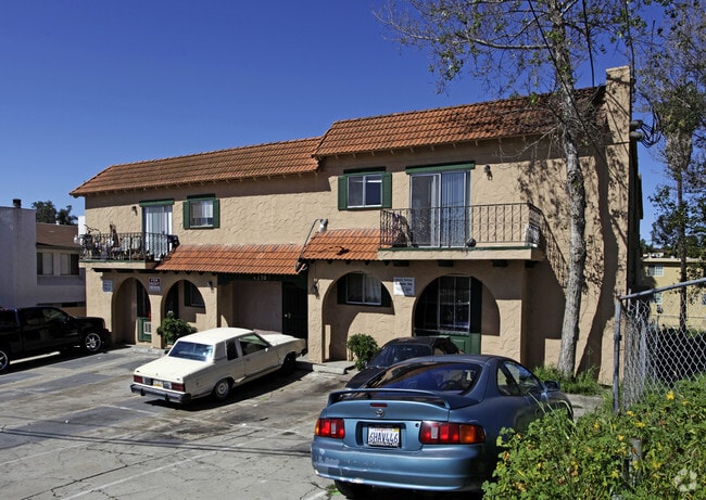 Building Photo - 4330 53rd Apartments