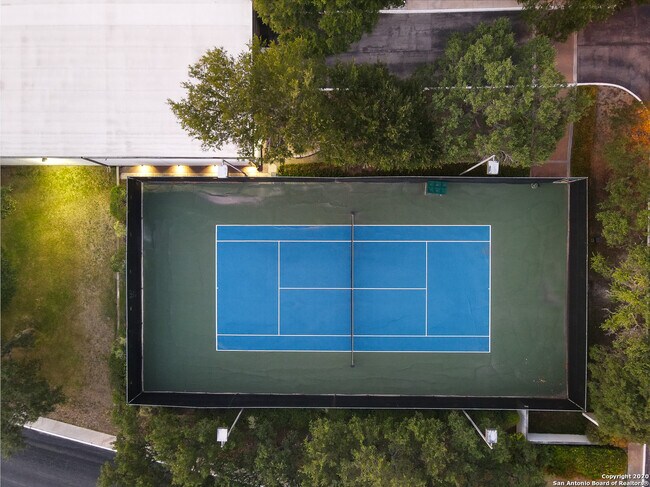 Foto del edificio - 7701 Wurzbach Rd