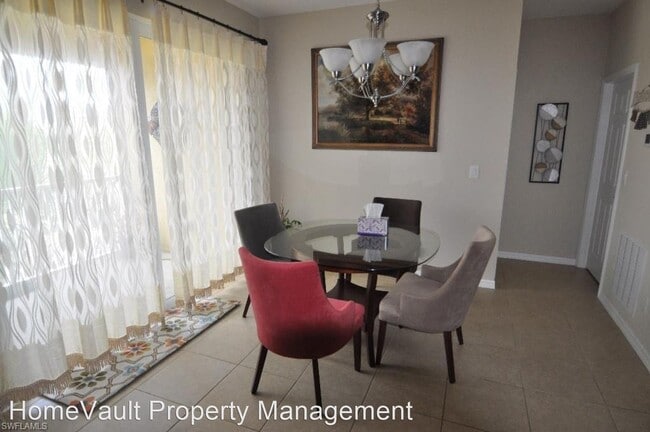 Building Photo - 3 br, 2 bath House - 8500 Violeta Street #202