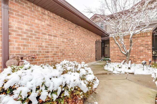 Building Photo - 26 Prairie Dr