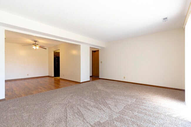 Building Photo - 3831 S 46th St