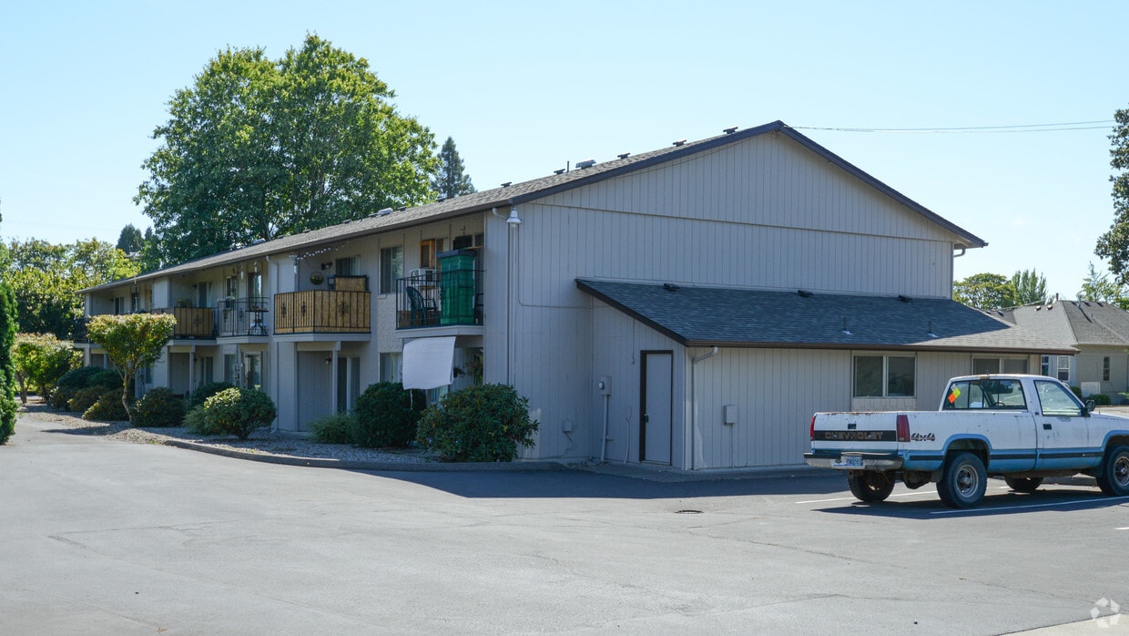 456 N 4th Ave, Stayton, OR 97383 Apartments in Stayton, OR
