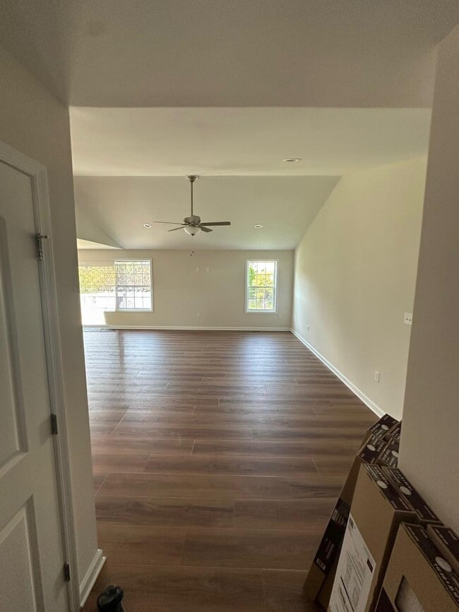 Building Photo - 209 Jensen Way