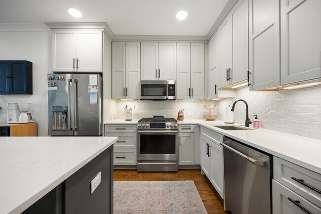 Building Photo - 3316 John F. Kennedy Blvd