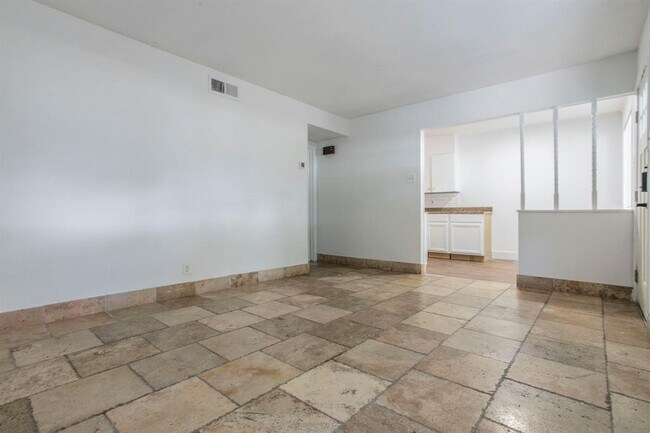 Foto del edificio - 104 Prestwick Blvd