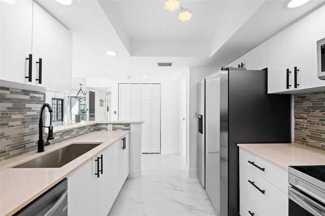 Foto del edificio - 800 Parkview Dr