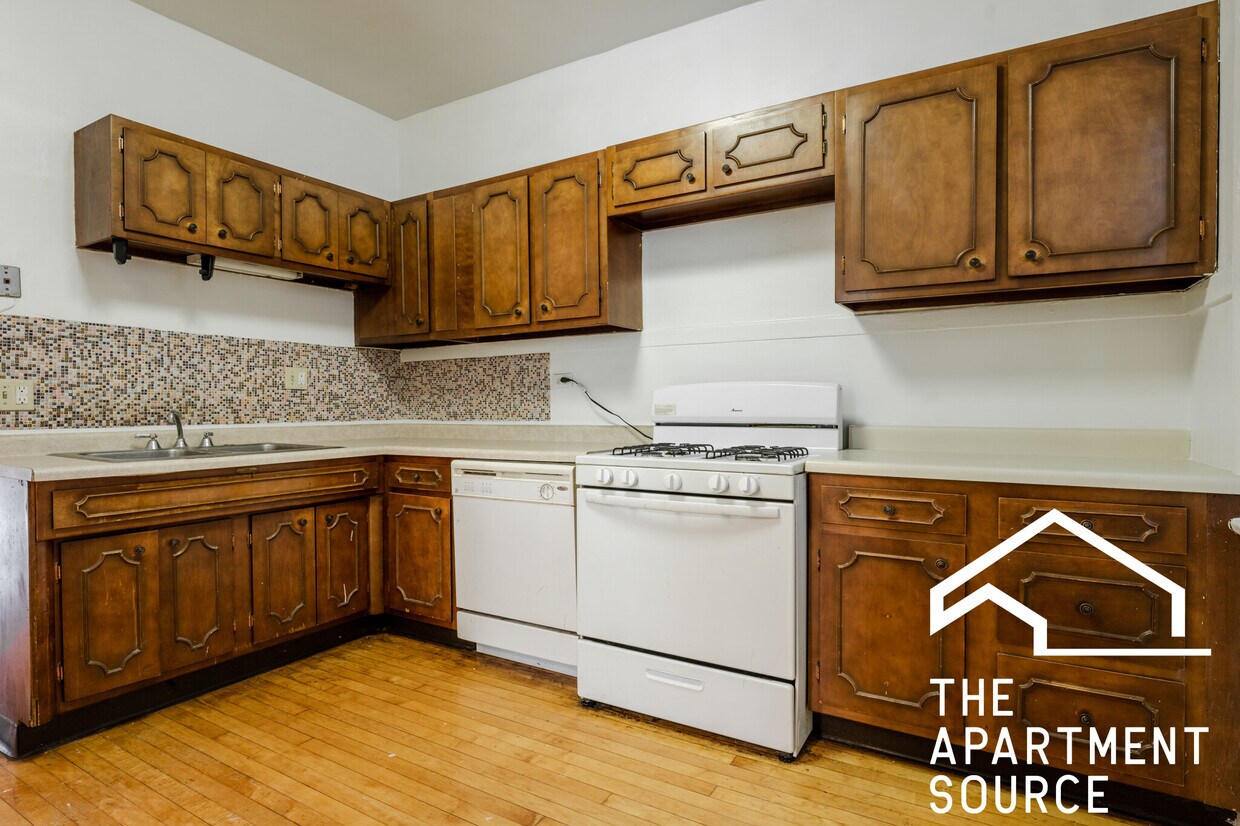 Primary Photo - 3601 N Ashland Ave