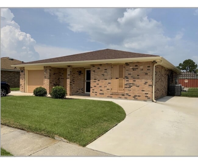1536 Lancaster Dr, Marrero, LA 70072 House Rental in Marrero, LA