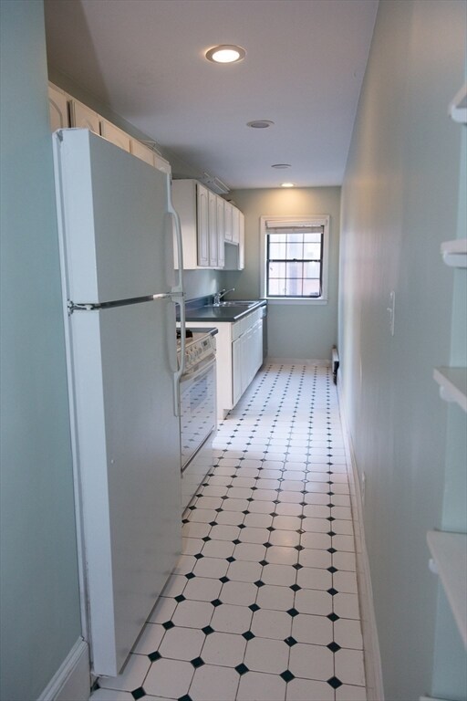 Building Photo - 411 Beacon St