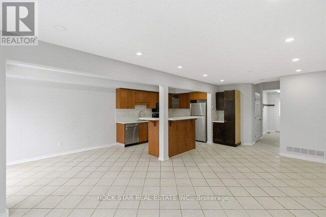 Building Photo - 619 Southridge Dr