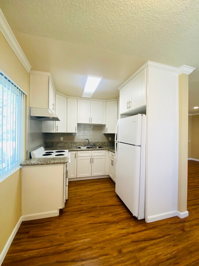 Building Photo - 3534 Perlita Ave