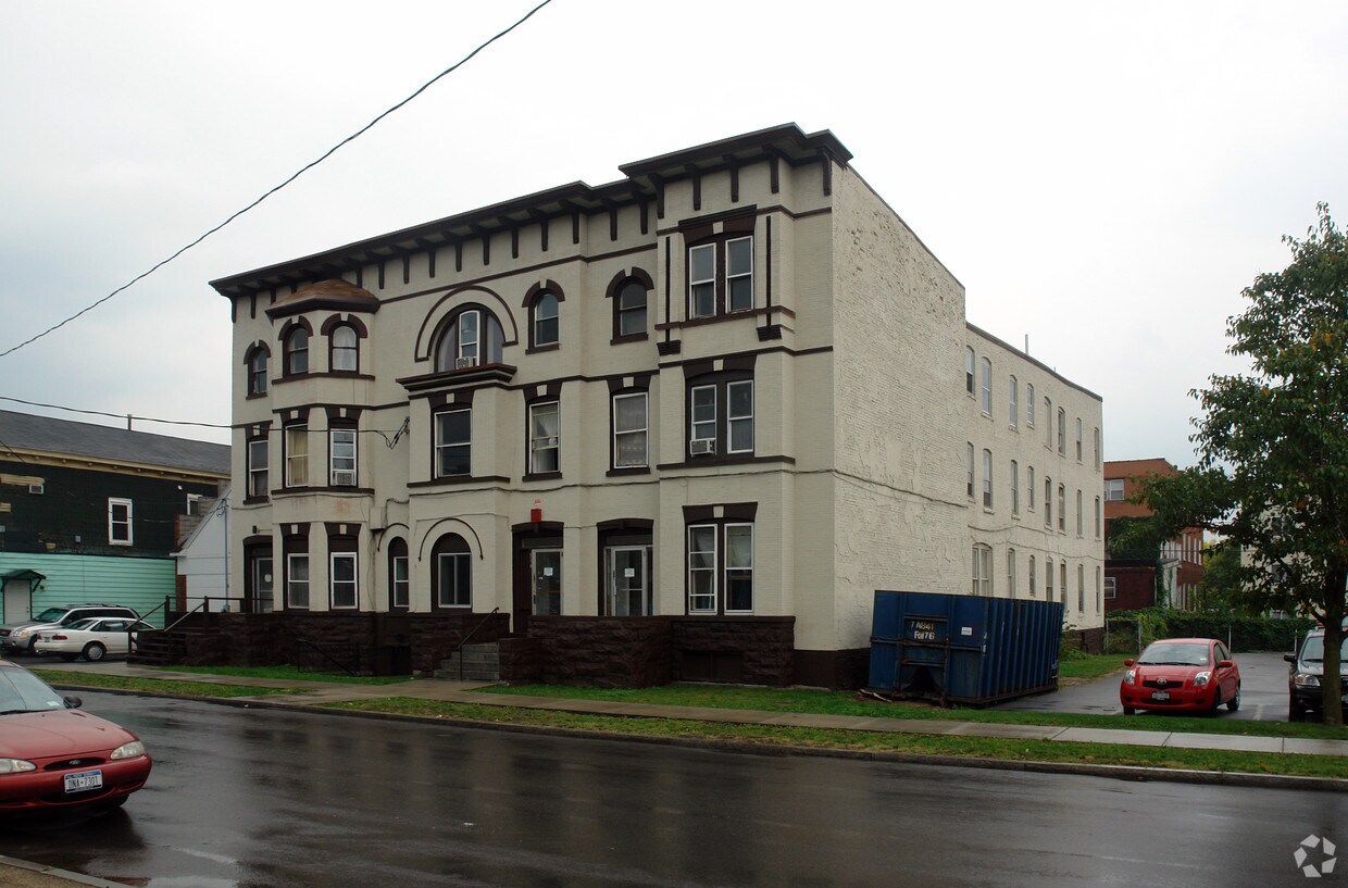Primary Photo - 514 E Willow St