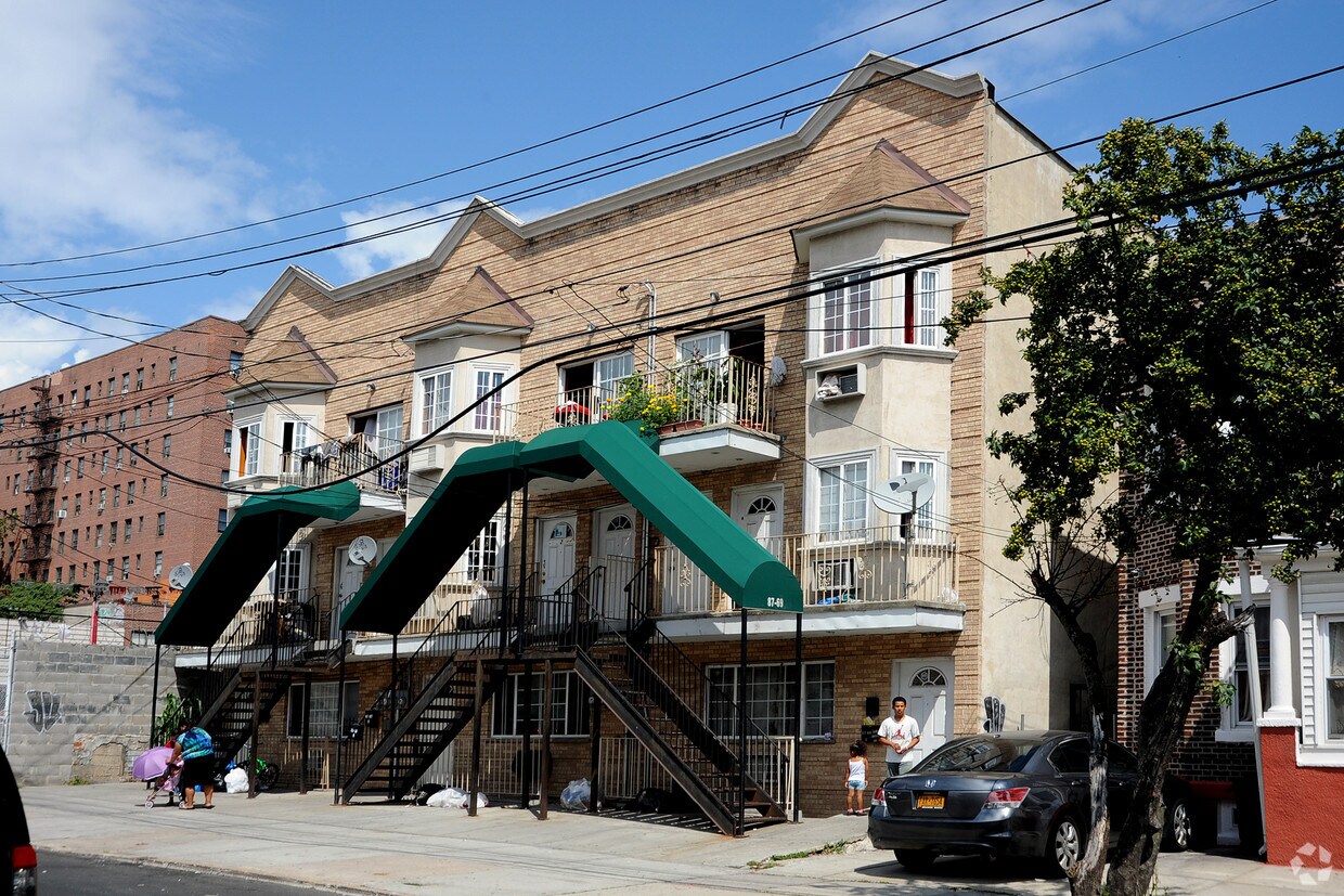 Foto del edificio - 8765-87-69 172nd St