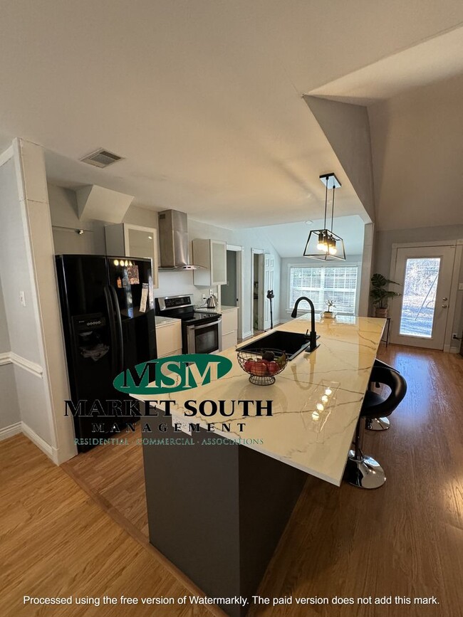 Building Photo - ***APPLICATION PENDING*** Coffee Bluff Charm