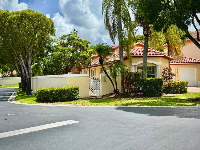 Photo - 10530 NW 52nd Terrace House