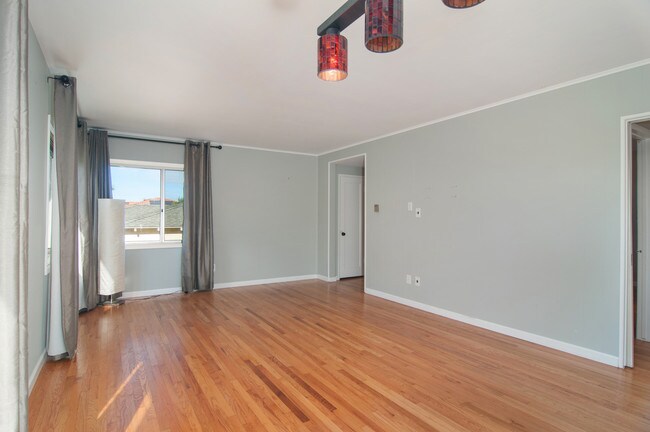 Building Photo - 4560 Narragansett Ave