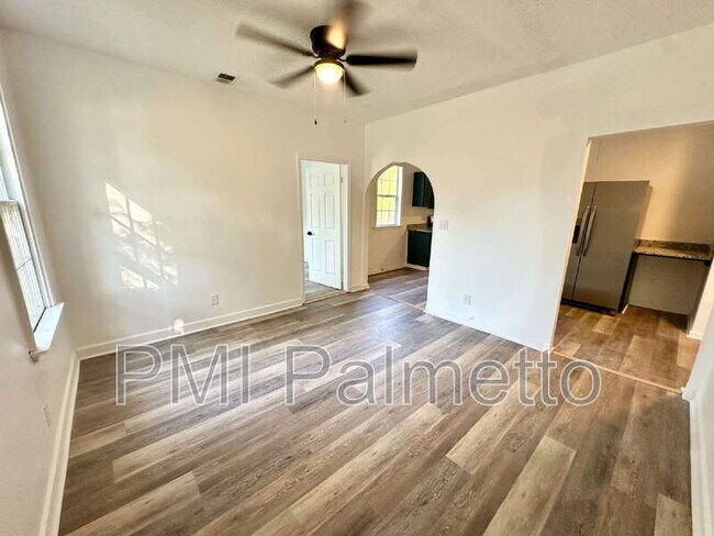 Foto del edificio - 5412 N Main St