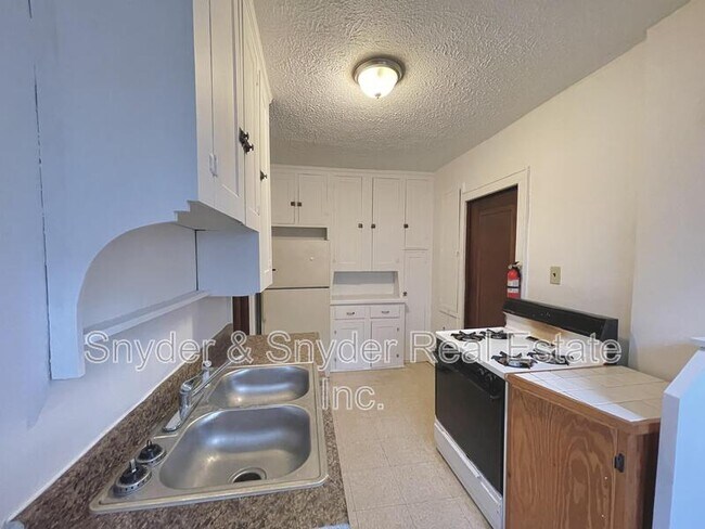 Foto del edificio - 689 Schiller Ave