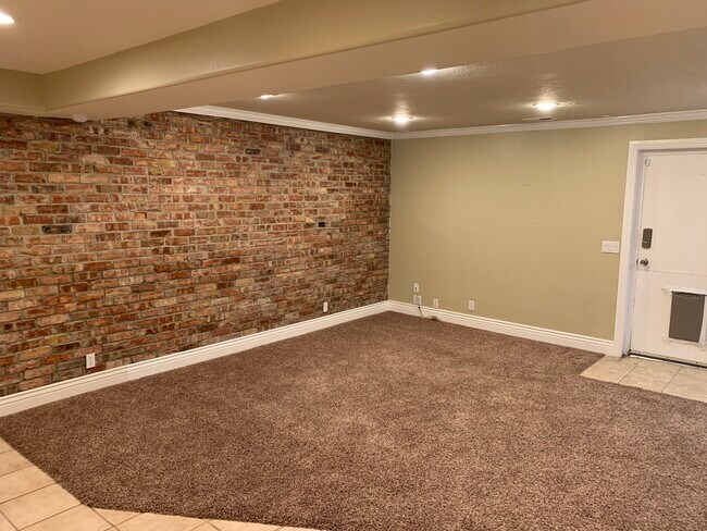 Building Photo - 6431 S 725 E