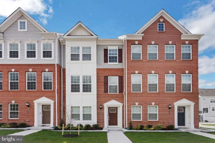 Foto principal - 8039 Blue Stream Dr