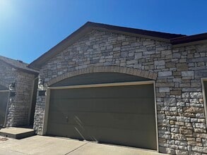 Building Photo - 6544 Range Overlook Heights