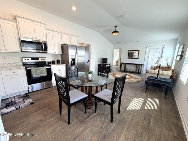 Foto del edificio - 2734 Oak Stream Dr