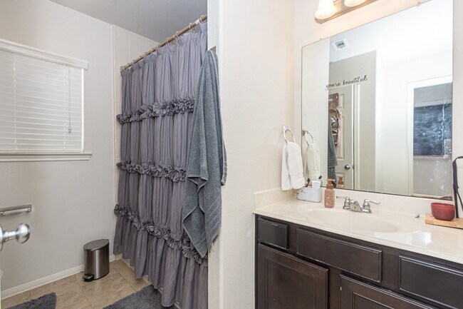 Building Photo - 8311 Bay Oaks Dr