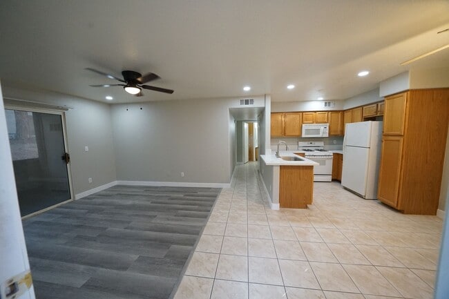 Building Photo - SHOWINGS AVAILABLE NOW
