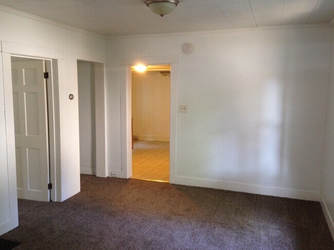 Living room - 206 Marshall St