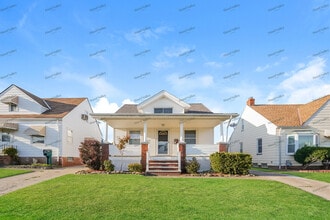 Building Photo - 5702 Pelham Dr