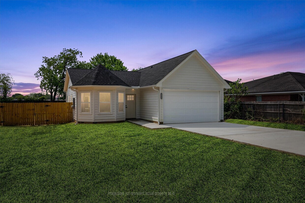 Foto principal - 3700 Avenue S