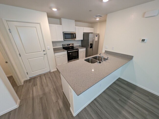 Foto del edificio - 5019 Chapin Mesa Ave