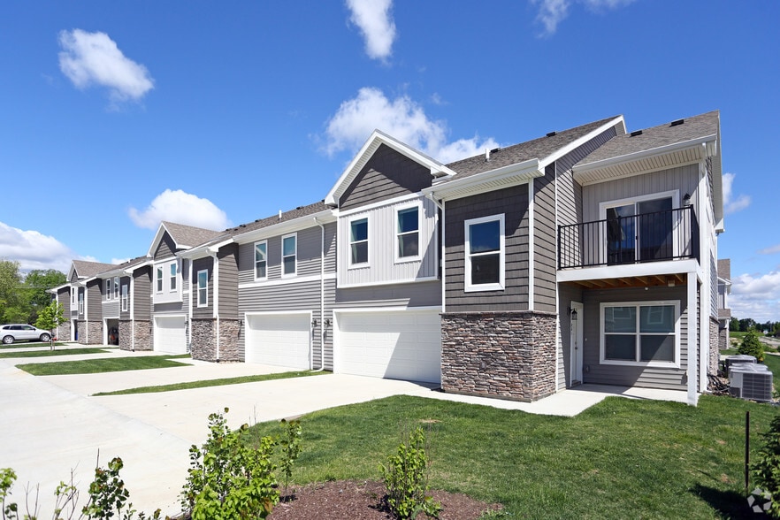 Village at Century Run Rentals West Des Moines, IA