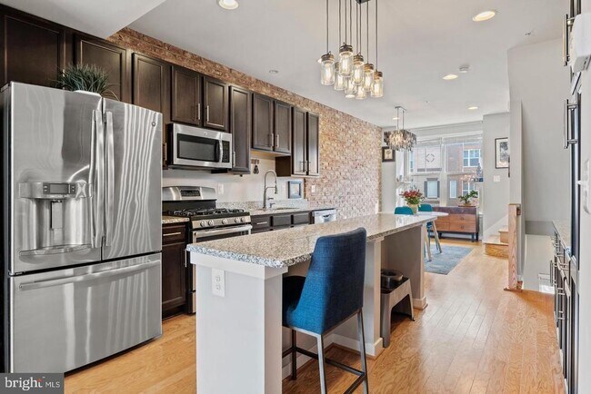 Foto del edificio - 1445 Trafalgar Ln