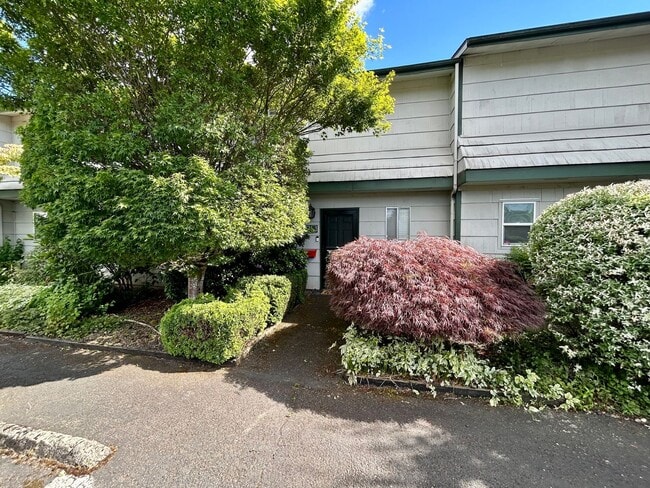 Building Photo - FIRST MONTHS RENT FREE! Welcome to your new home!