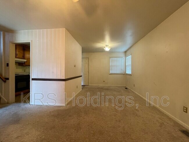 Building Photo - 157 Sheppard Dr