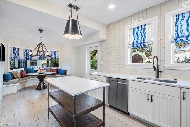 Foto del edificio - 4 br, 3 bath House - 248 NE 1st Ave