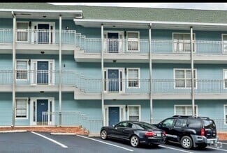 Building Photo - 1633 Queen Anne Wy