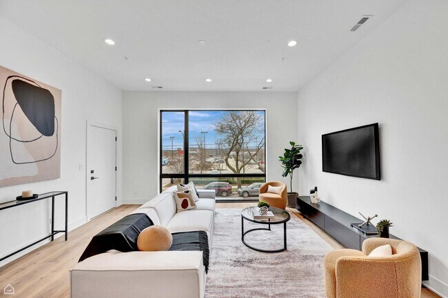 Foto del edificio - 1607 W 13th St