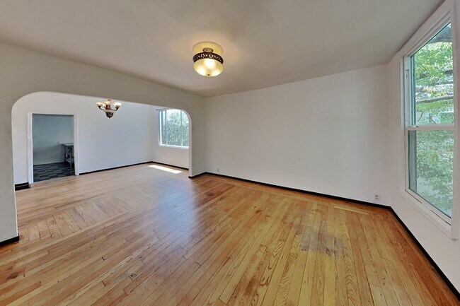 Building Photo - 1716 Marin St