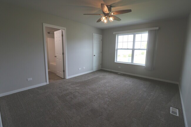 Building Photo - 954 W Bergera Rd