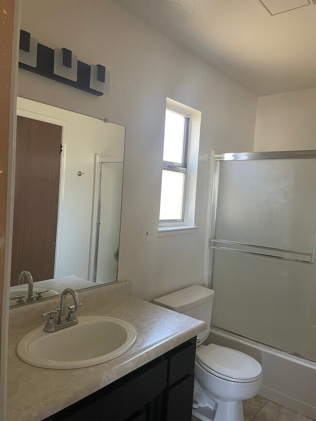 623 S Sierra Ave Unit 623, Oakdale, CA 95361 Apartments in Oakdale