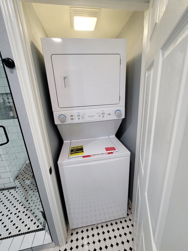 Building Photo - 1330 McAdams Ave