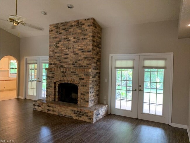 Building Photo - 621 Astarias Cir