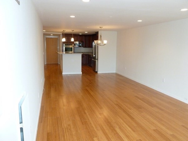 Building Photo - 1001 Marina Dr