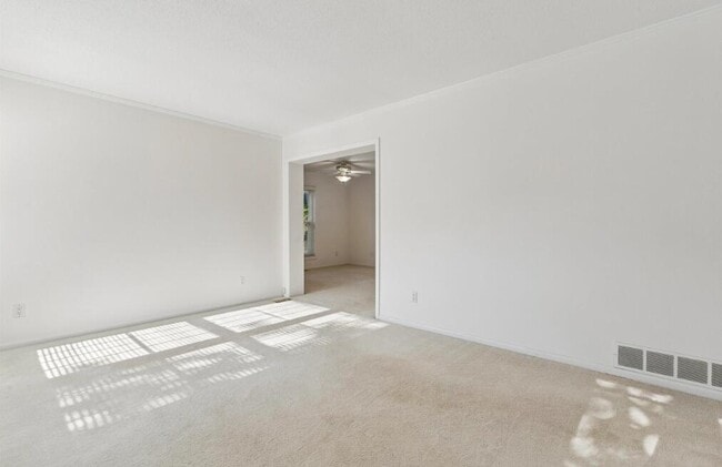Building Photo - 38655 Bayside Ct