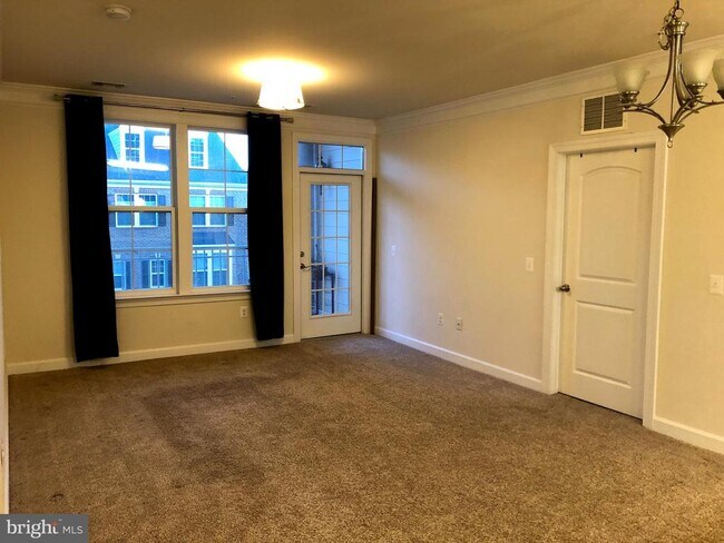 Foto del edificio - 13740 Endeavour Dr