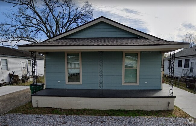 Building Photo - 3614 W Metairie Ave N