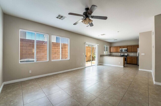 Building Photo - Charming 5-Bedroom Home in the Heart of Las Vegas