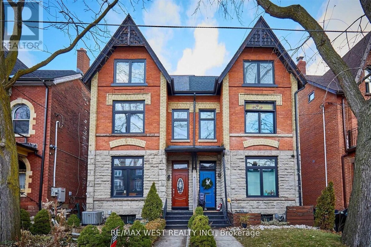 Primary Photo - 28 Dupont St